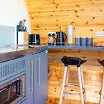 Ingleborough Luxury Pod With Hot Tub At Fell View Park דירה קירבי לונסדייל