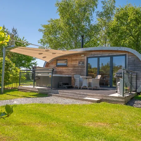 Ingleborough Luxury Pod With Hot Tub At Fell View Park *