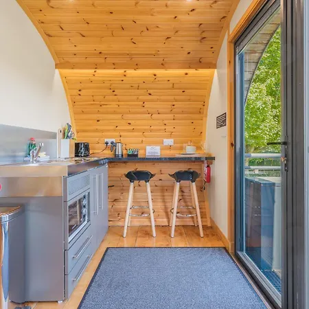 Ingleborough Luxury Pod With Hot Tub At Fell View Park Daire *